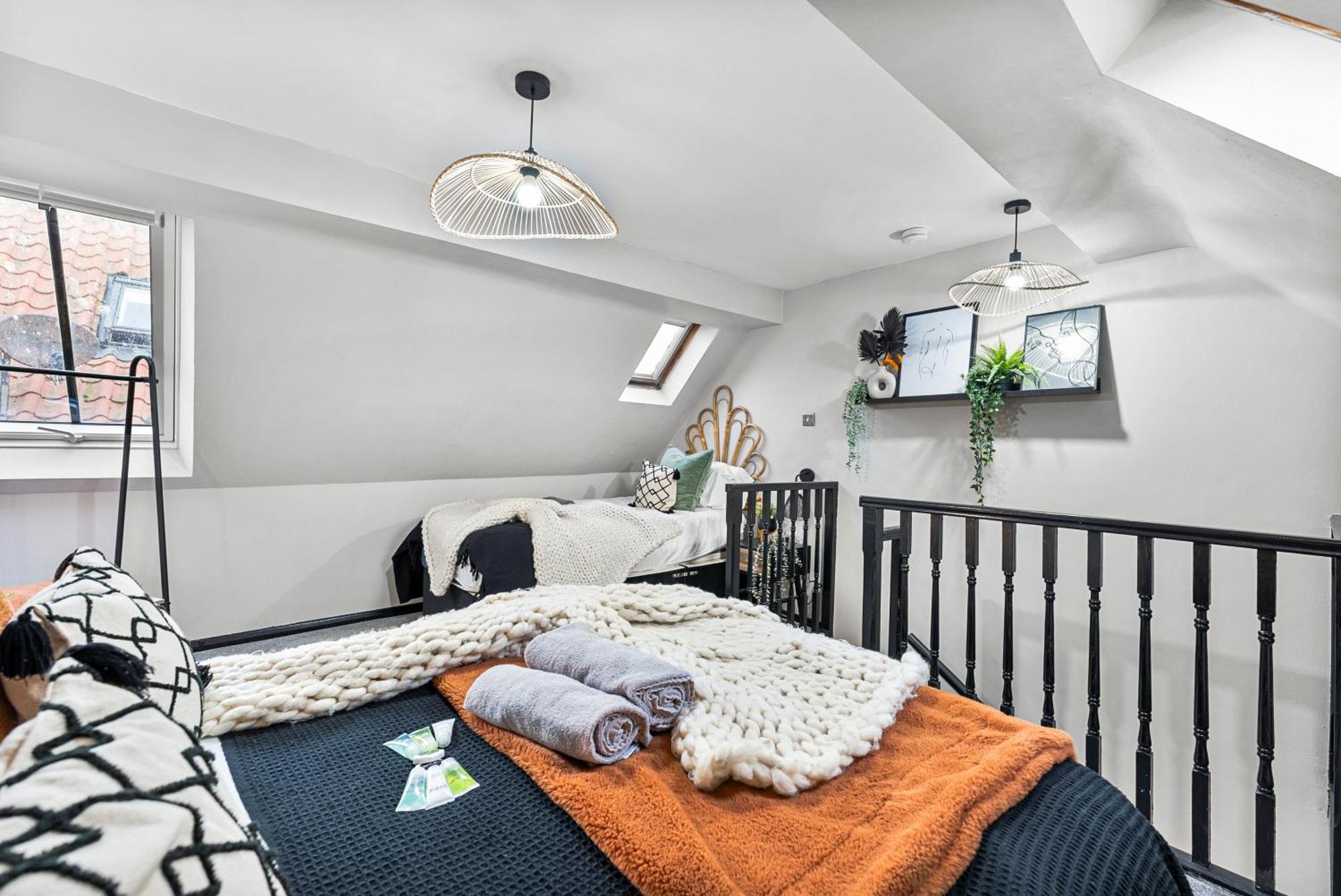 30 Percent Off! Elegant Cottage Of Whitby - Sleeps 5 Εξωτερικό φωτογραφία